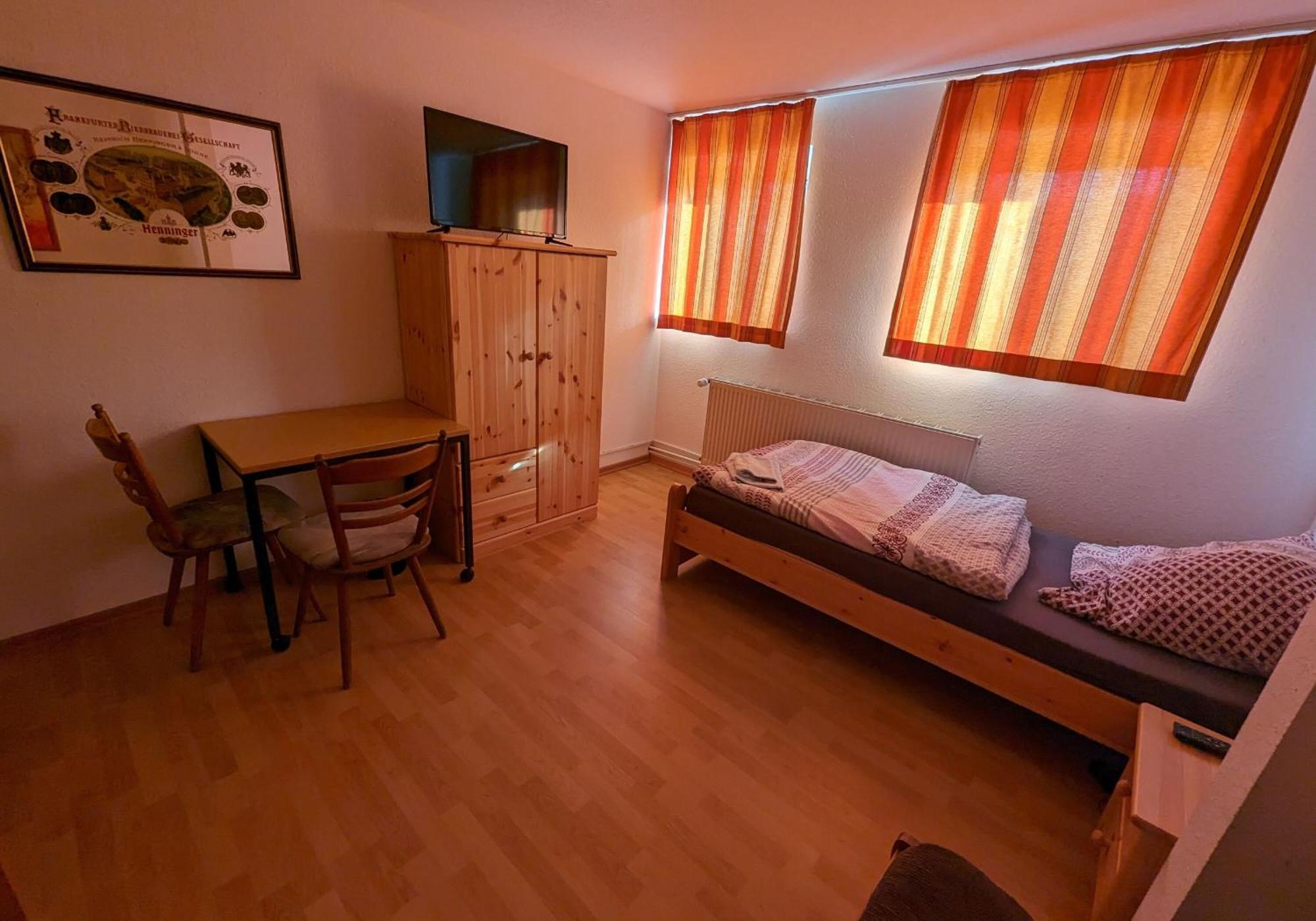 Pension Neue Linde Alsfeld Exterior foto